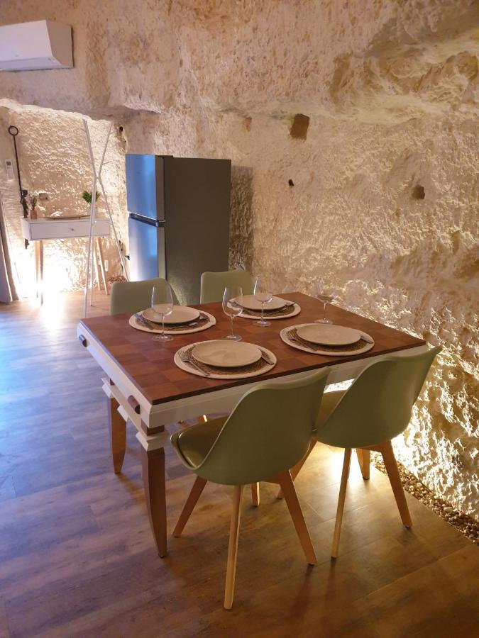 La Grotte Du Bonheur Apartment Cangey Ngoại thất bức ảnh